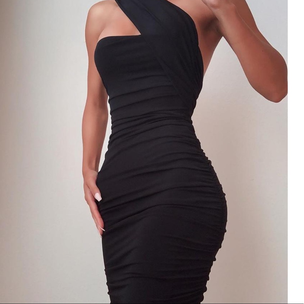 Black one shoulder ruch body con dress
